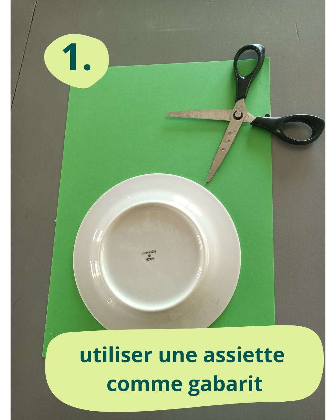 découper un cercle dans du papier vert